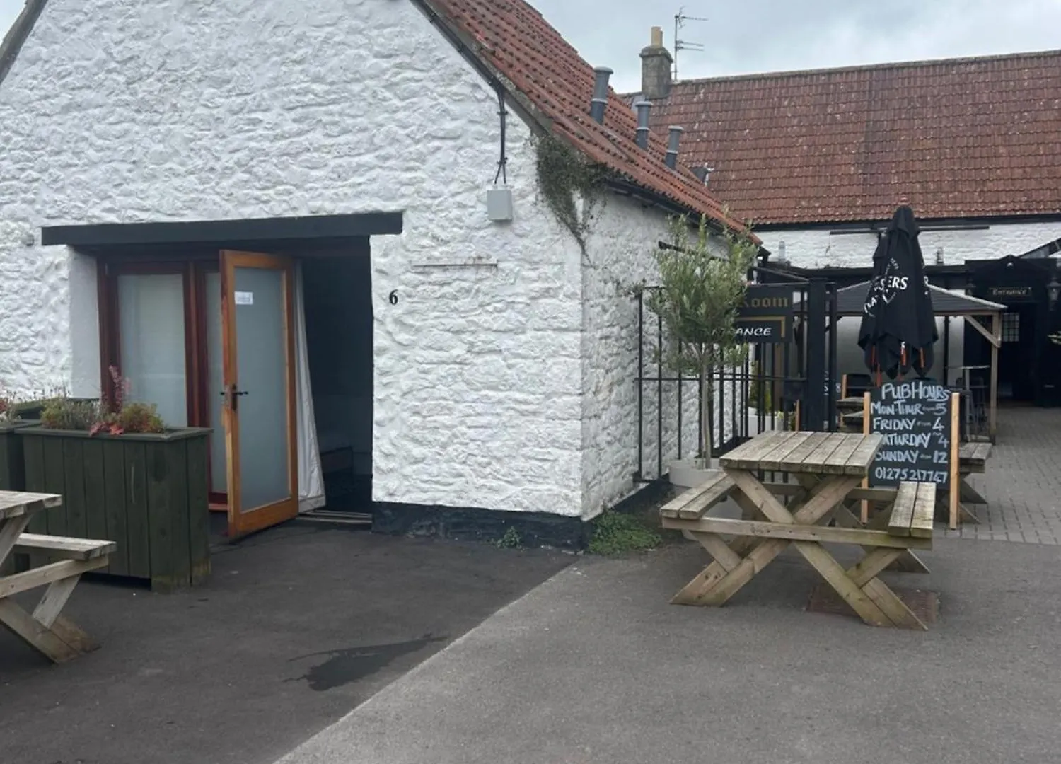 The Old Tearoom At The George And Dragon Felton  0*, Felton (Somerset) United Kingdom